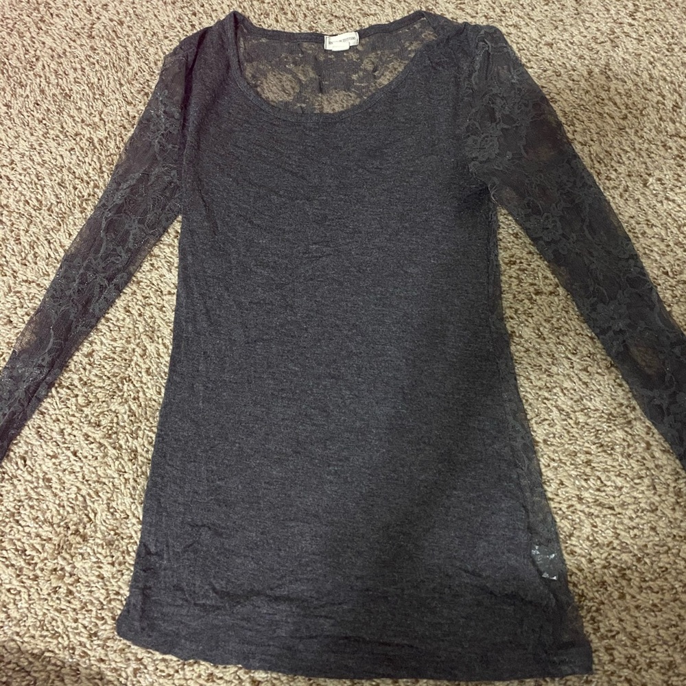 Long sleeve lace gray shirt